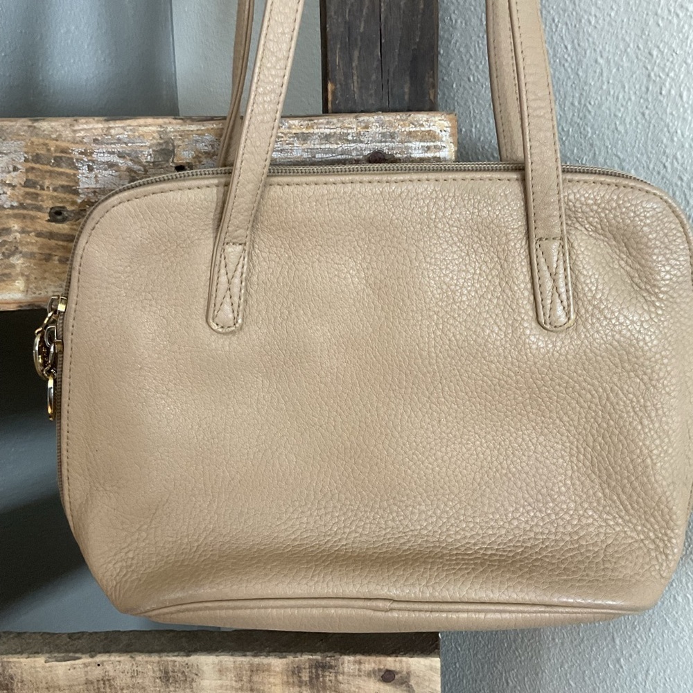Stone Mountain Accessories Beige Shoulder Bag - Picture 2 of 6